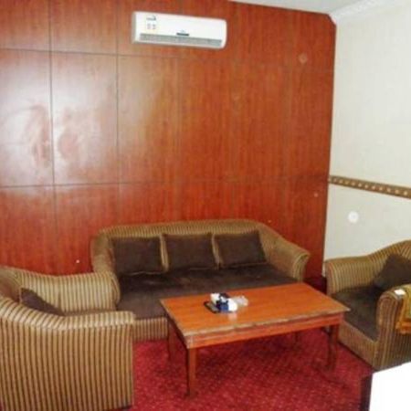 Al Farhan Hotel Suites - Al Salam Riaad Buitenkant foto
