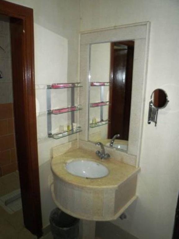 Al Farhan Hotel Suites - Al Salam Riaad Buitenkant foto